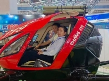 國內首款載人無人機亮相，可在600米高空進行消防作業