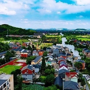 無人機(jī)上陣瞭望巡查 倉前多舉措做好防汛工作