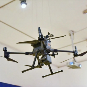 取之前線 用之前線：談?wù)劅o人機在消防救援中的應(yīng)用